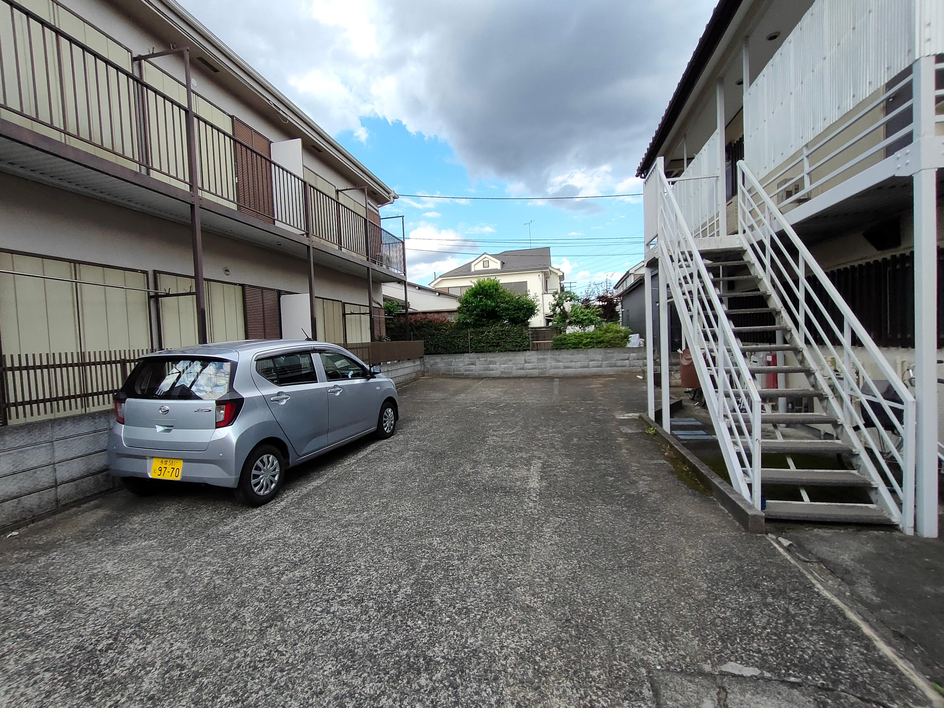 フラットリリー駐車場の外観・駐車場イメージ2枚目