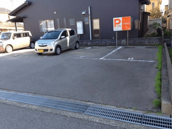 高橋駐車場の外観・駐車場イメージ1枚目