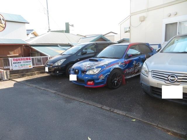 ウエストタウンの外観・駐車場イメージ1枚目