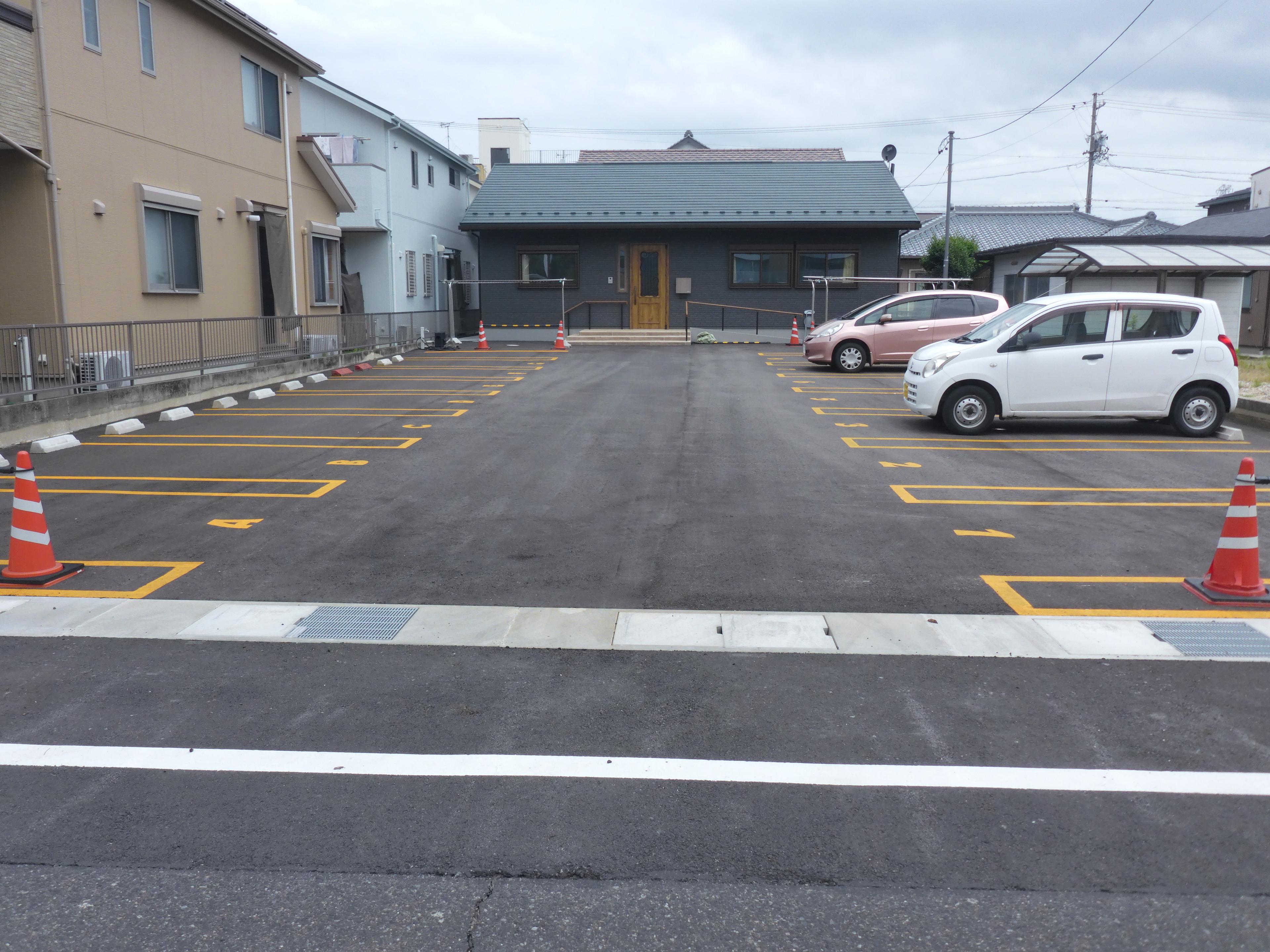 アロハパーキングの外観・駐車場イメージ1枚目