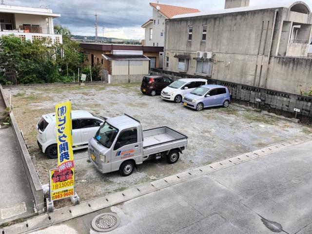 花城駐車場/泡瀬1丁目の外観・駐車場イメージ2枚目
