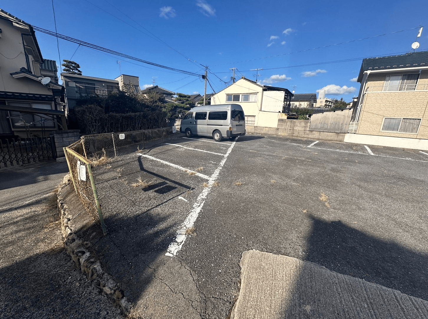 旭二丁目ガレージの外観・駐車場イメージ1枚目
