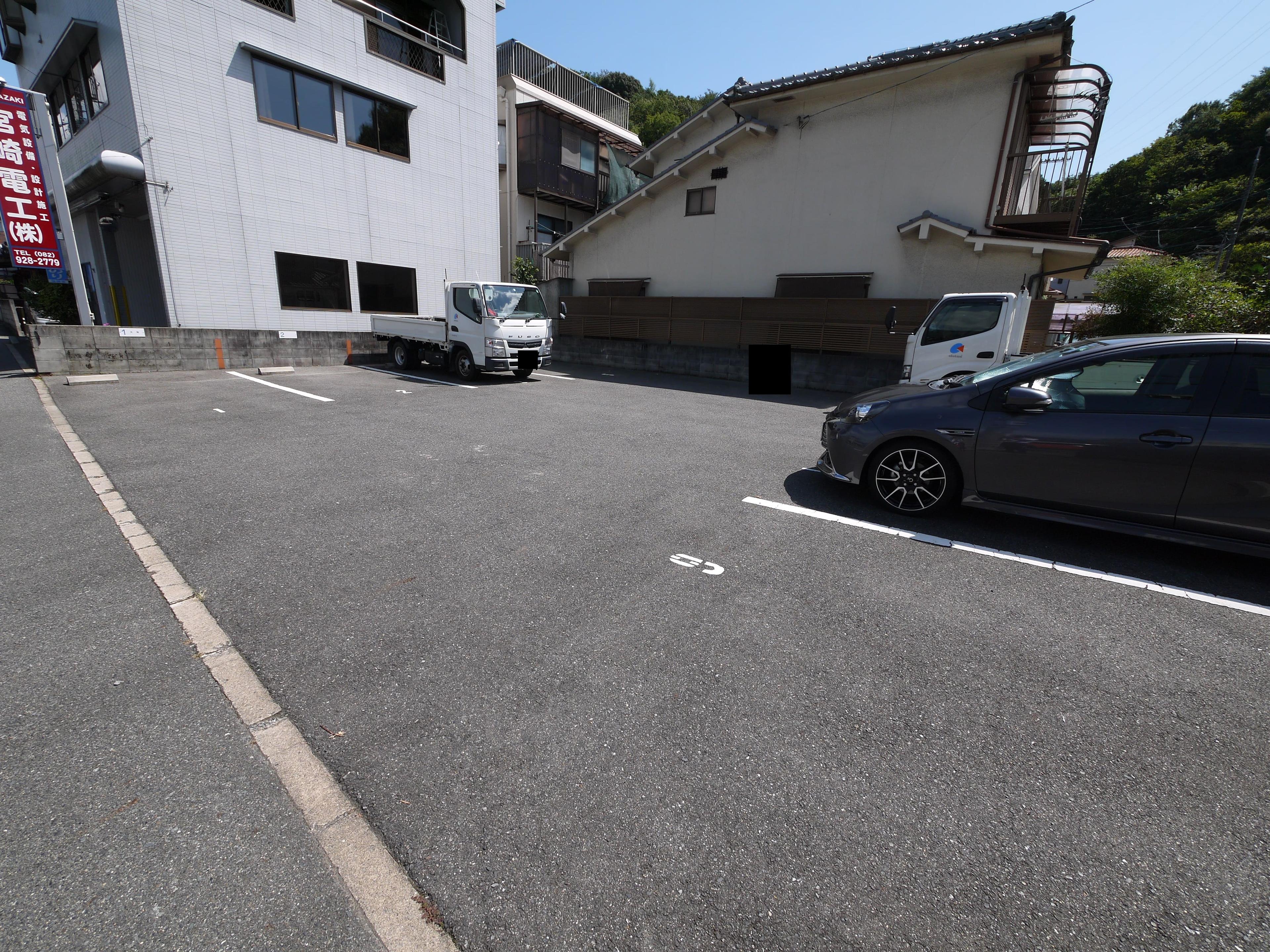 八幡東３丁目ガレージの外観・駐車場イメージ1枚目