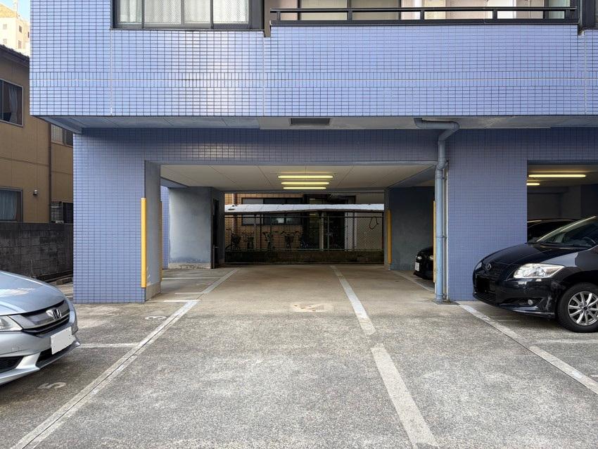 雅１０６の外観・駐車場イメージ2枚目