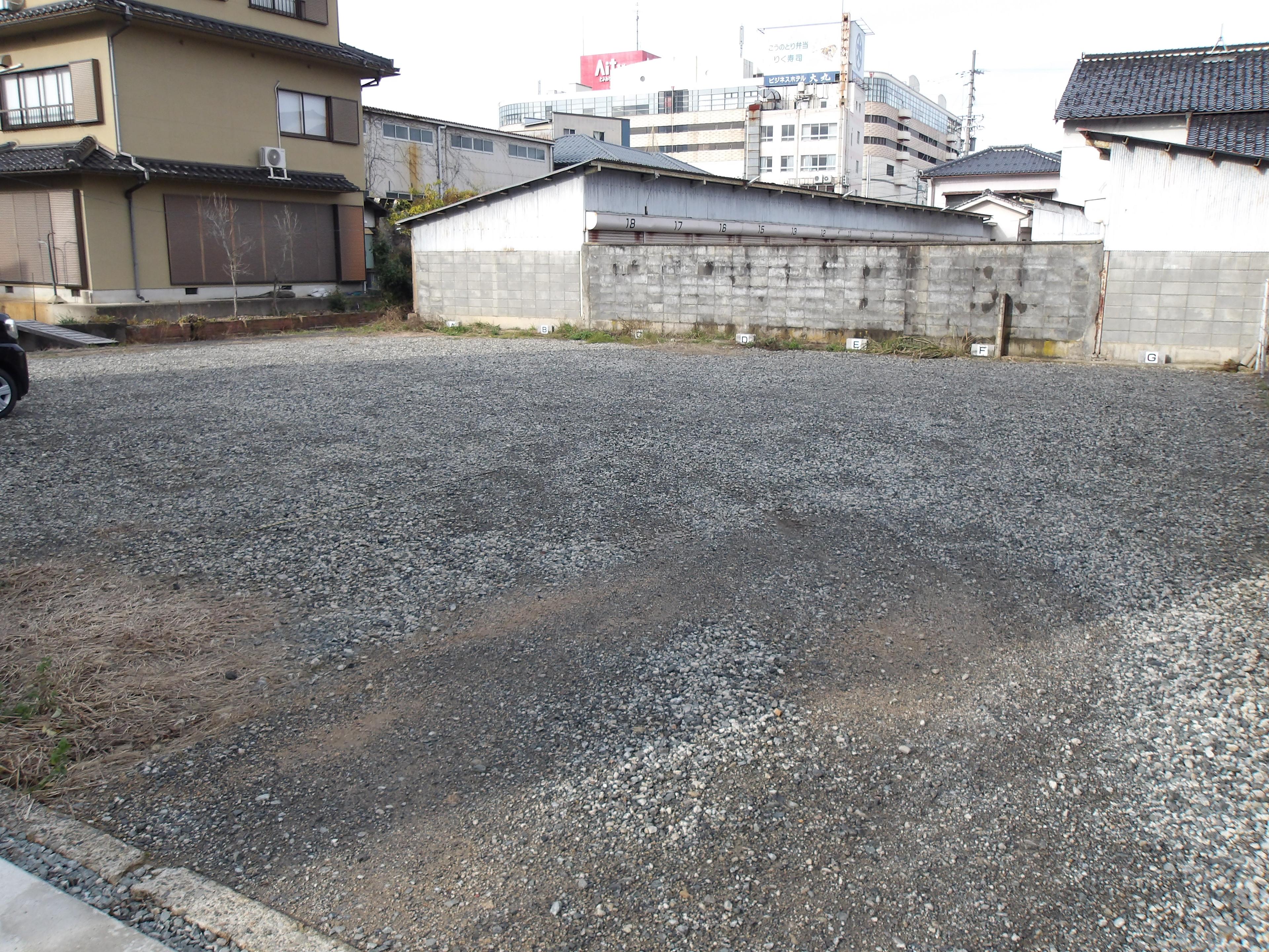 シャーメゾンピカソ　月極駐車場の外観・駐車場イメージ1枚目