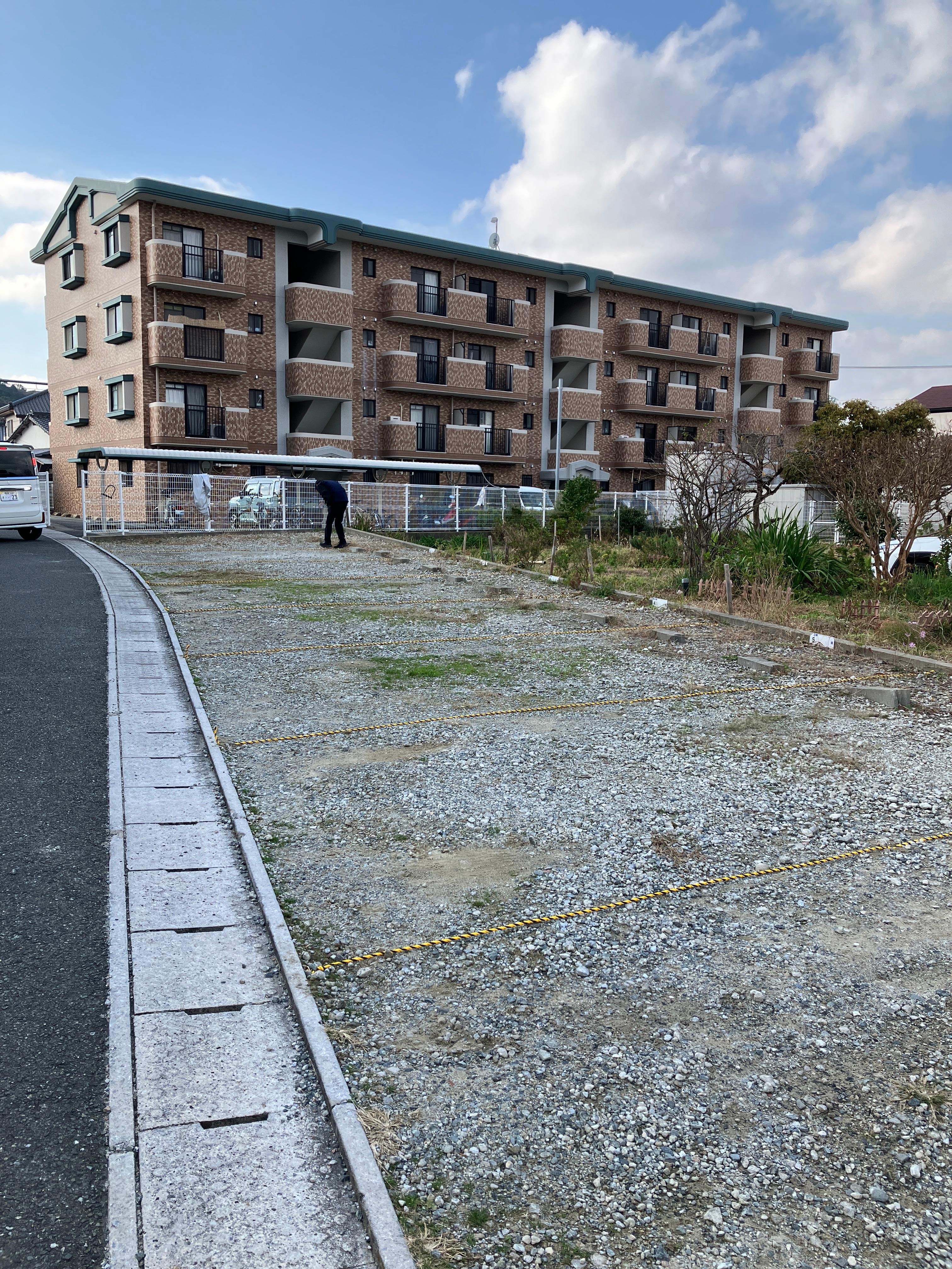 寿2駐車場の外観・駐車場イメージ3枚目