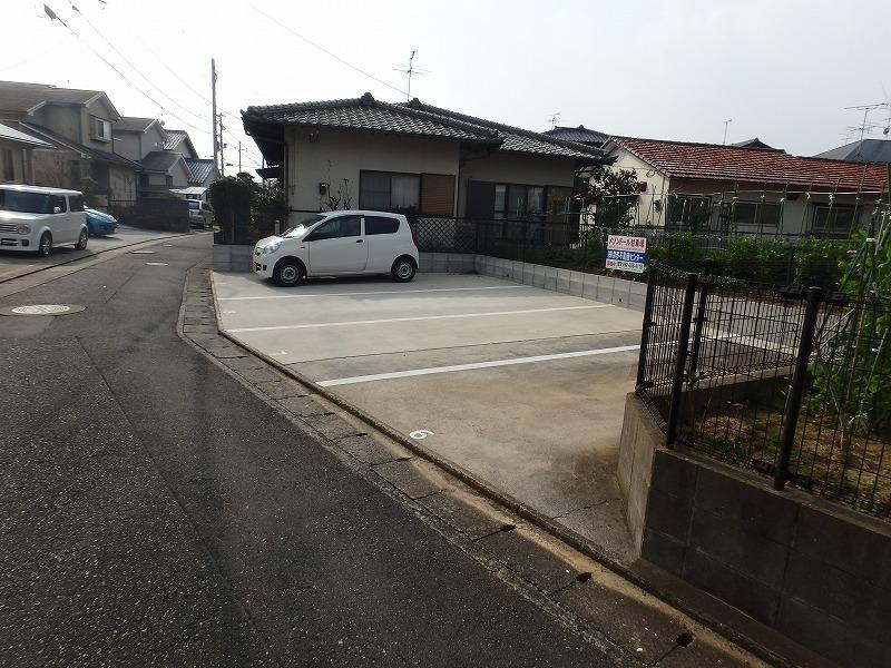 メゾンドール駐車場の外観・駐車場イメージ2枚目