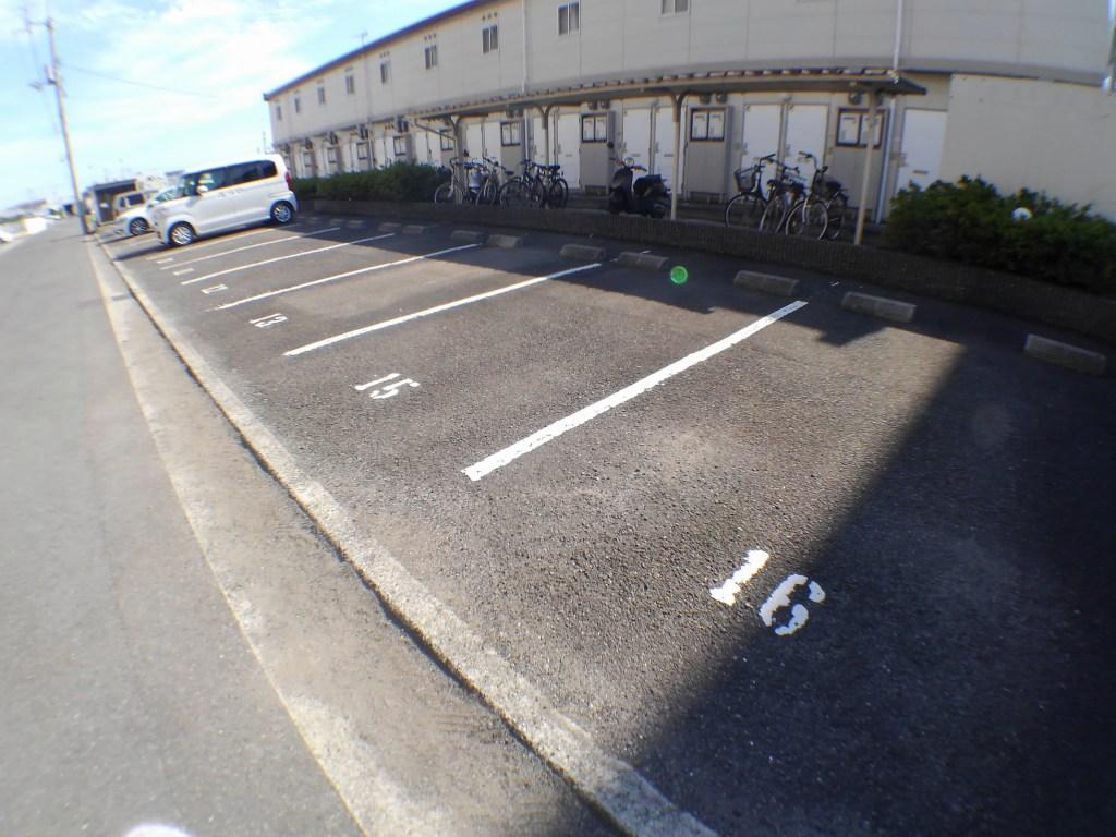 ルミエールⅡ(21238)の外観・駐車場イメージ1枚目