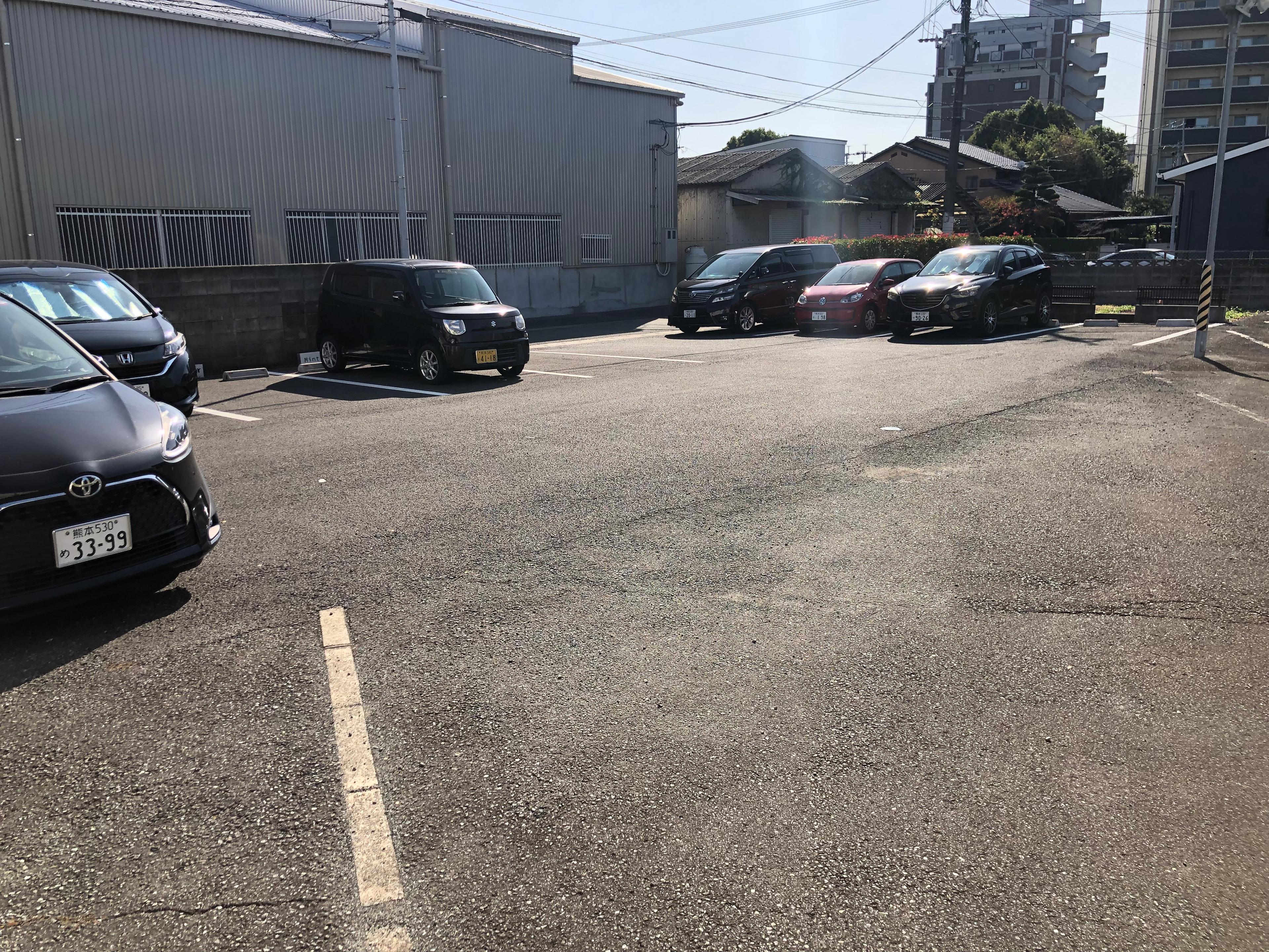 出仲間月極駐車場の外観・駐車場イメージ1枚目