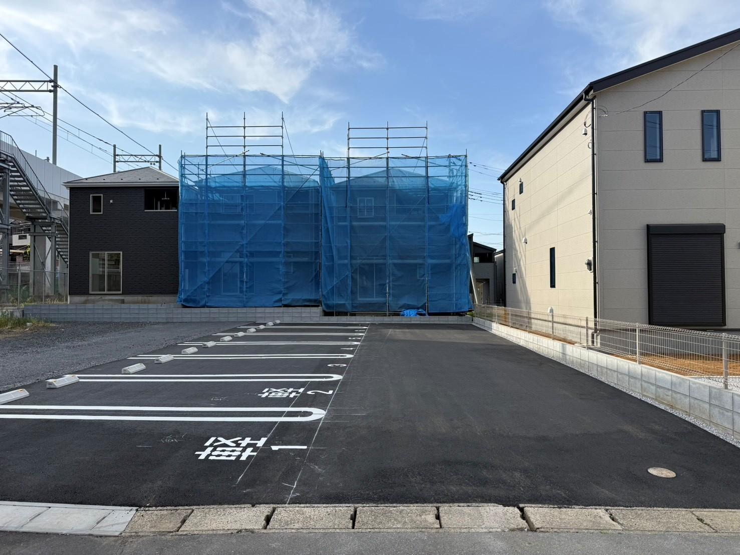 愛宕逆井月極駐車場の外観・駐車場イメージ1枚目