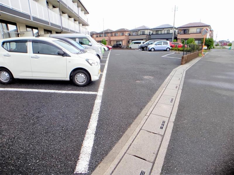 エスポワールⅡ(32123)の外観・駐車場イメージ1枚目