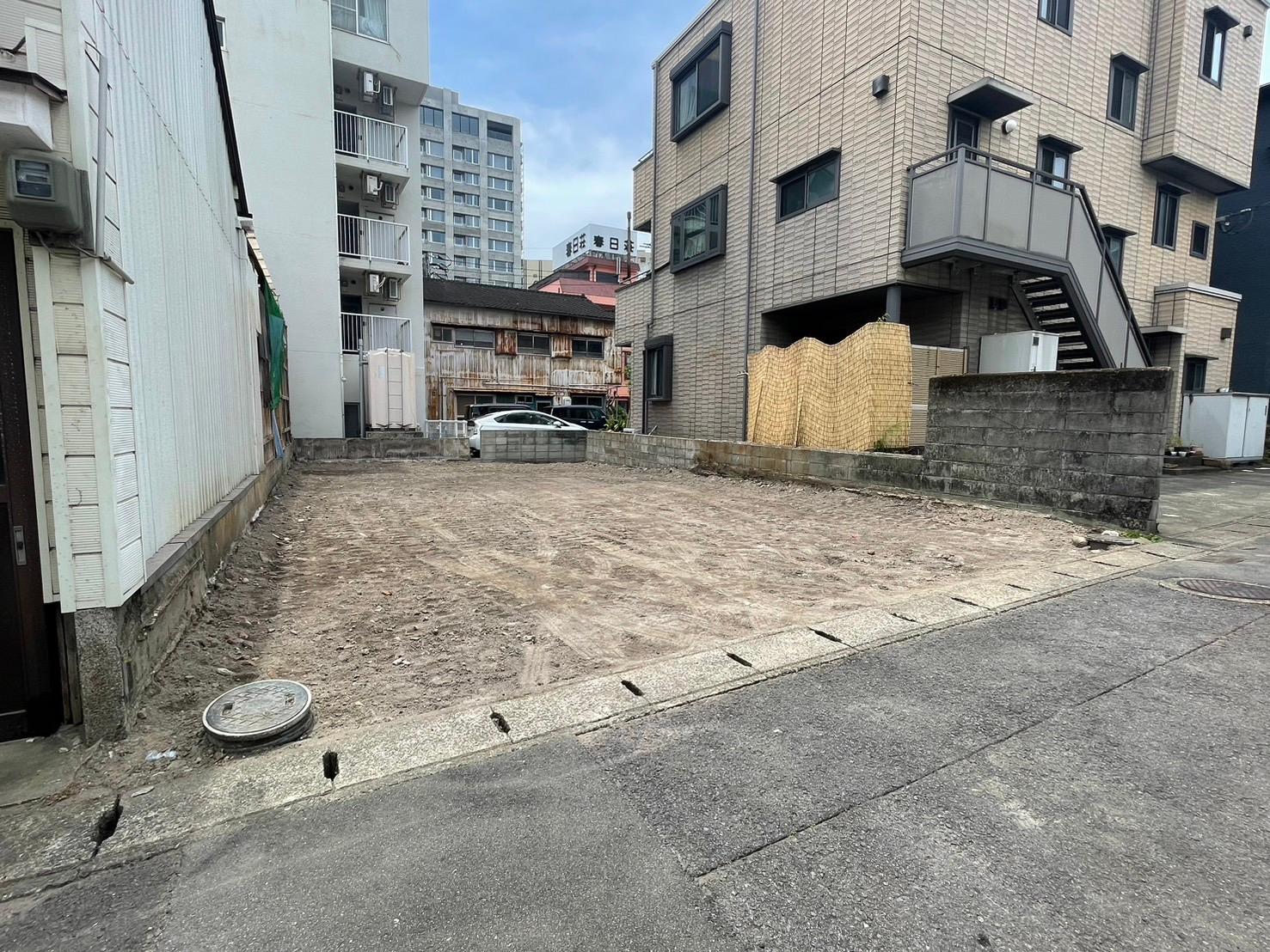 駅本駐車場の外観・駐車場イメージ1枚目