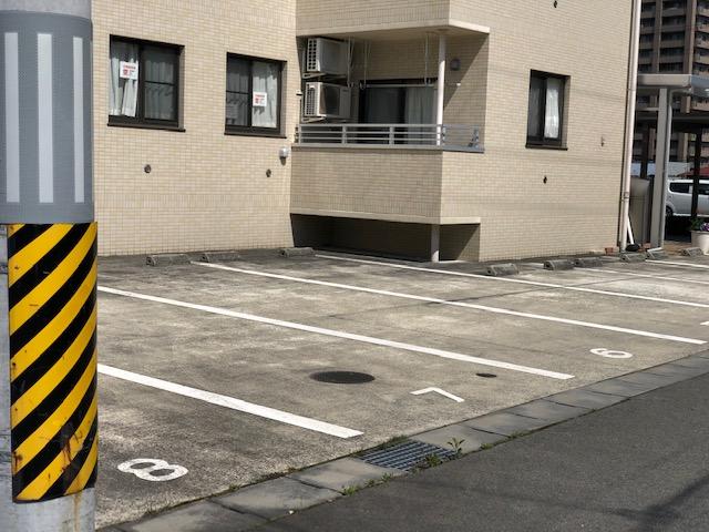 （学生限定）パストラル小白川の外観・駐車場イメージ2枚目