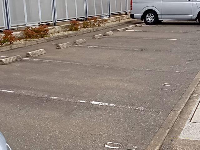 モンペール(30877)の外観・駐車場イメージ1枚目