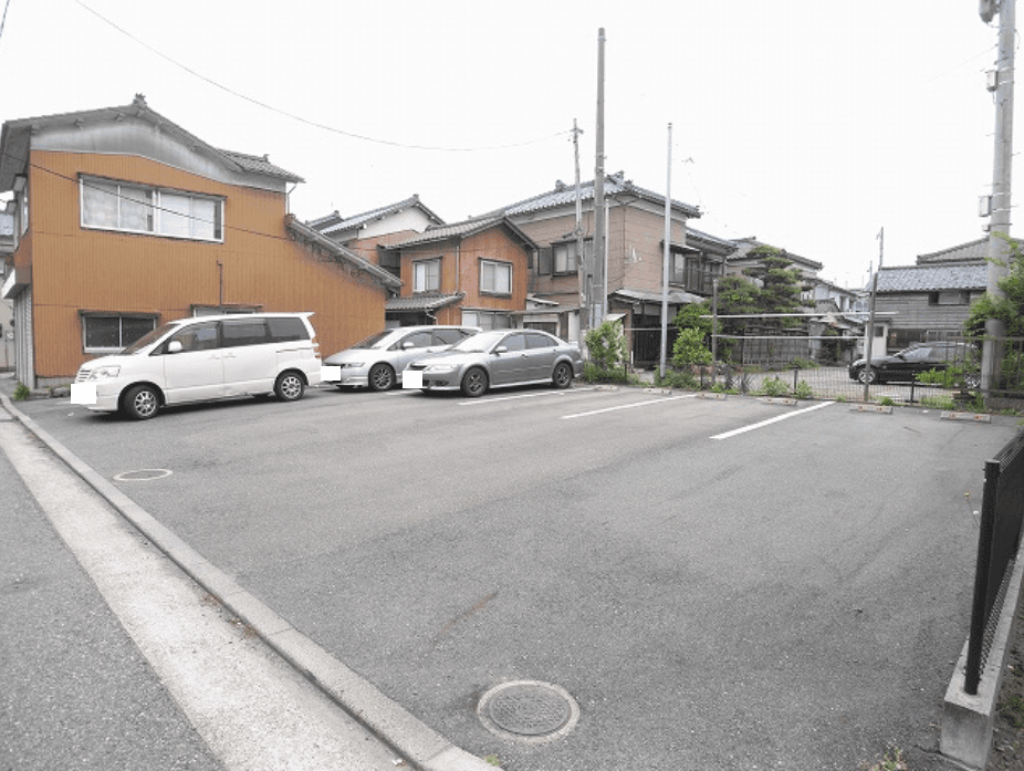 長嶺ガレージの外観・駐車場イメージ1枚目