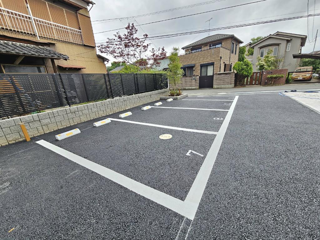 ヴィラ原木中山の外観・駐車場イメージ1枚目