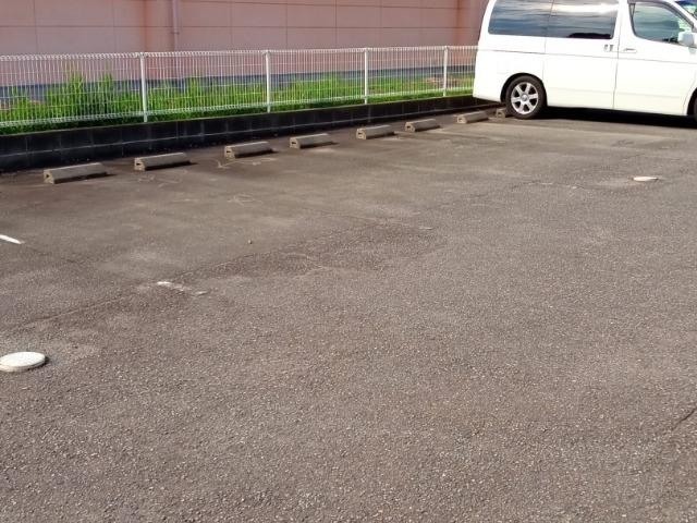 アムール(23553)の外観・駐車場イメージ1枚目