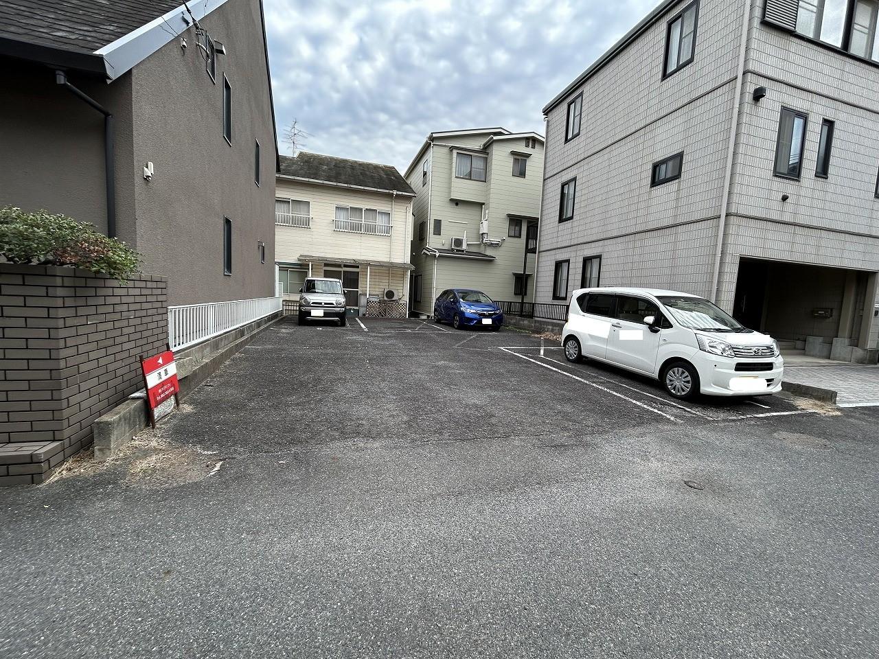 煙上ガレージの外観・駐車場イメージ1枚目