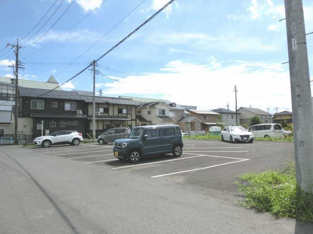 ワイズ・大和町苅安賀 第1駐車場の外観・駐車場イメージ3枚目