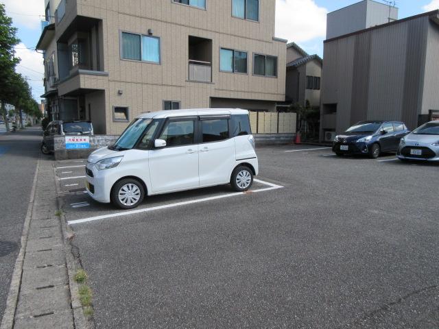 北新パーキングの外観・駐車場イメージ3枚目