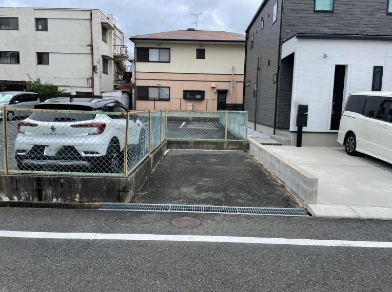 ジョイフル穴生駐車場の外観・駐車場イメージ3枚目