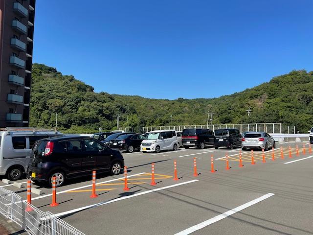 シャリエ北側駐車場の外観・駐車場イメージ2枚目