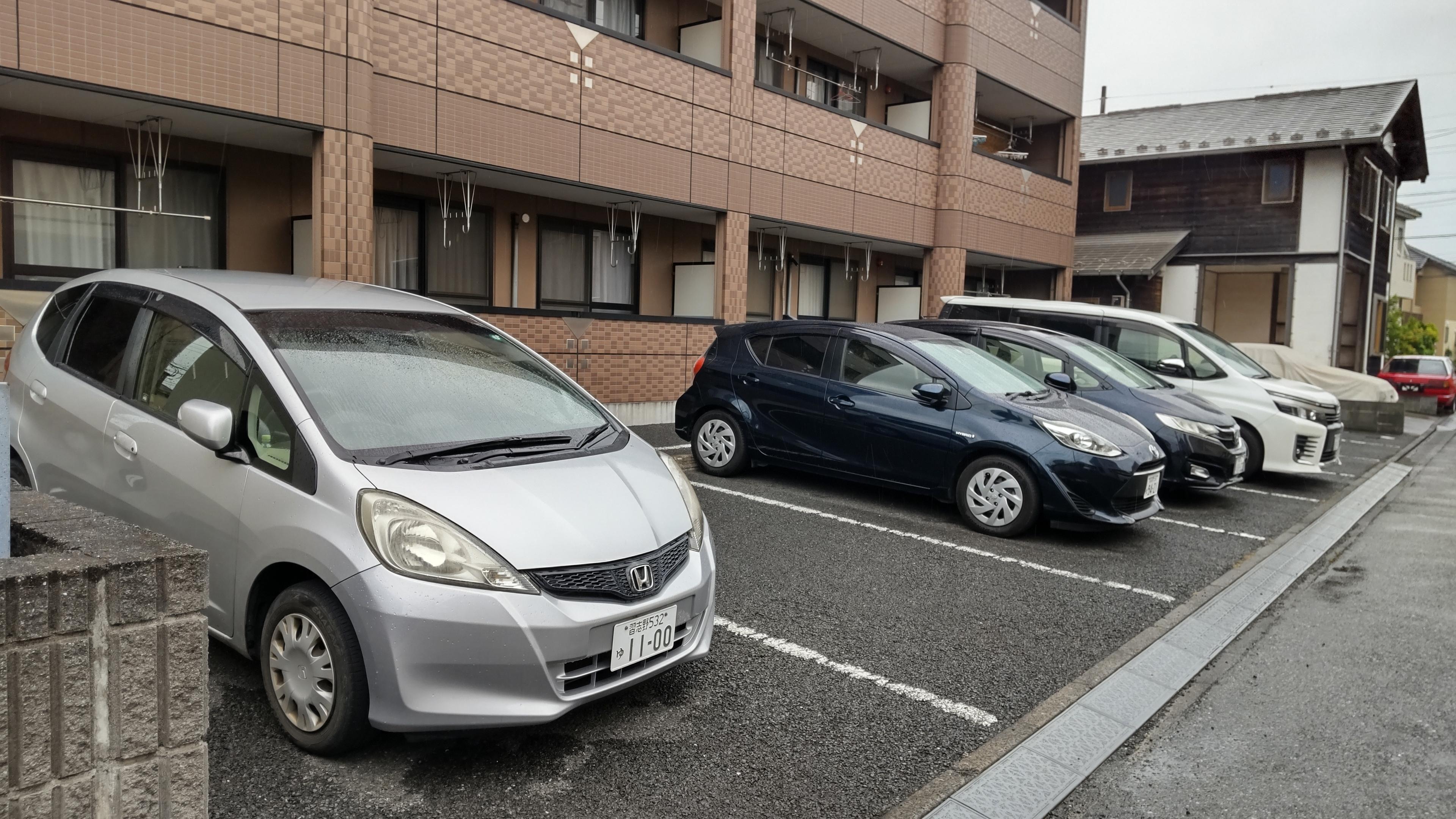 プロニティハイムの外観・駐車場イメージ2枚目