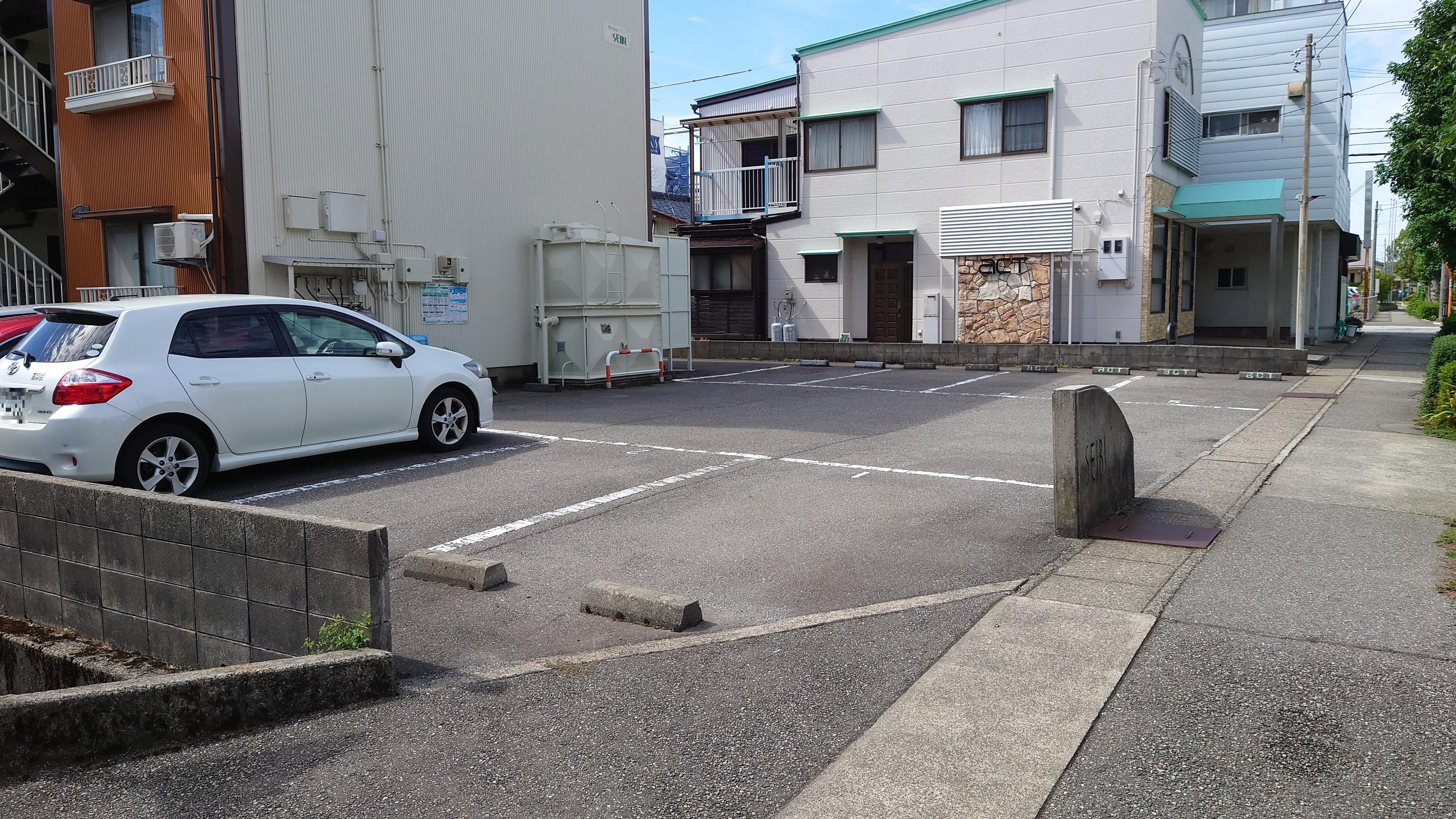 西金沢3丁目Aパーキングの外観・駐車場イメージ1枚目
