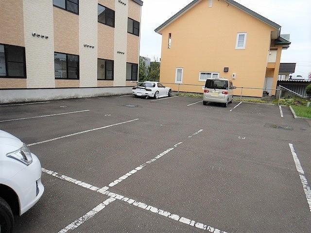 クローバー(30799)の外観・駐車場イメージ1枚目