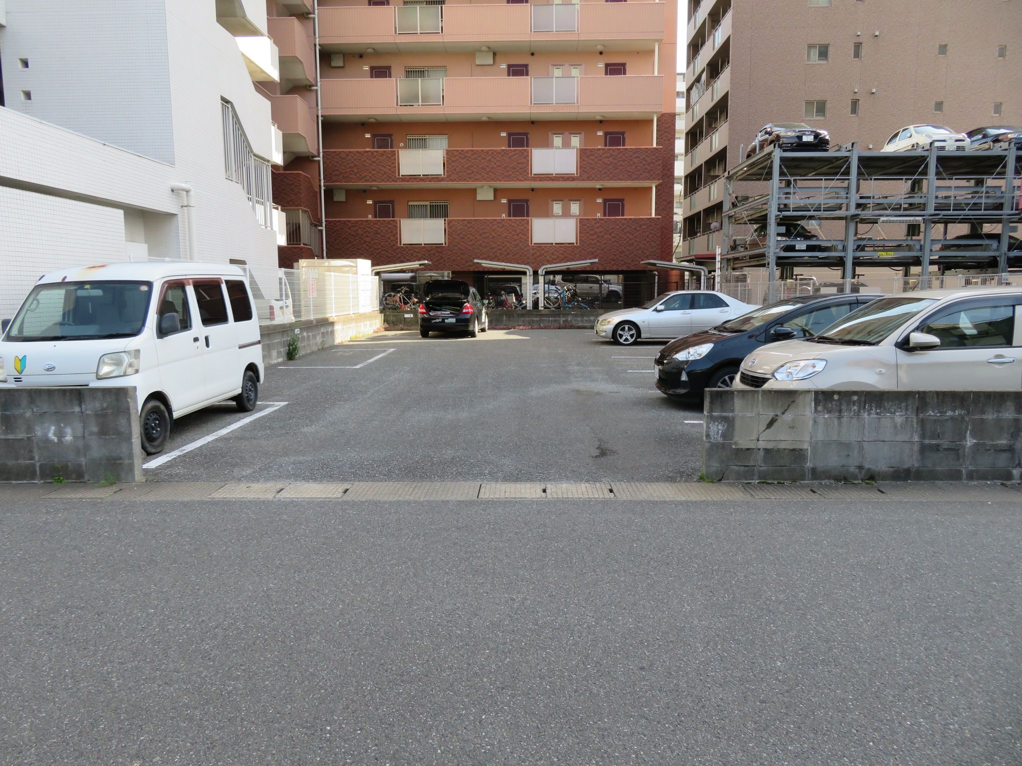 川鍋第二駐車場の外観・駐車場イメージ1枚目