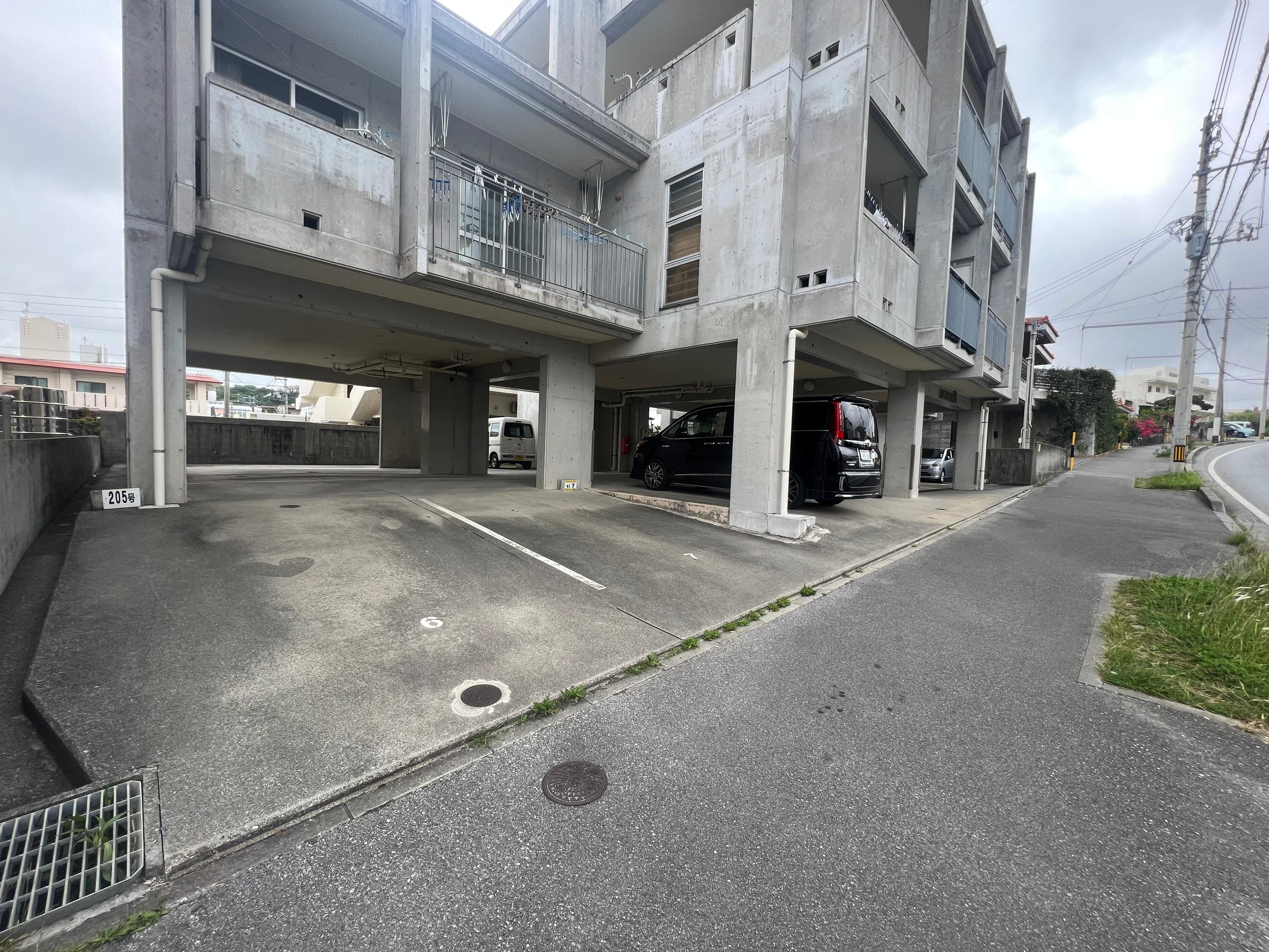 HOUSE　貴の外観・駐車場イメージ1枚目