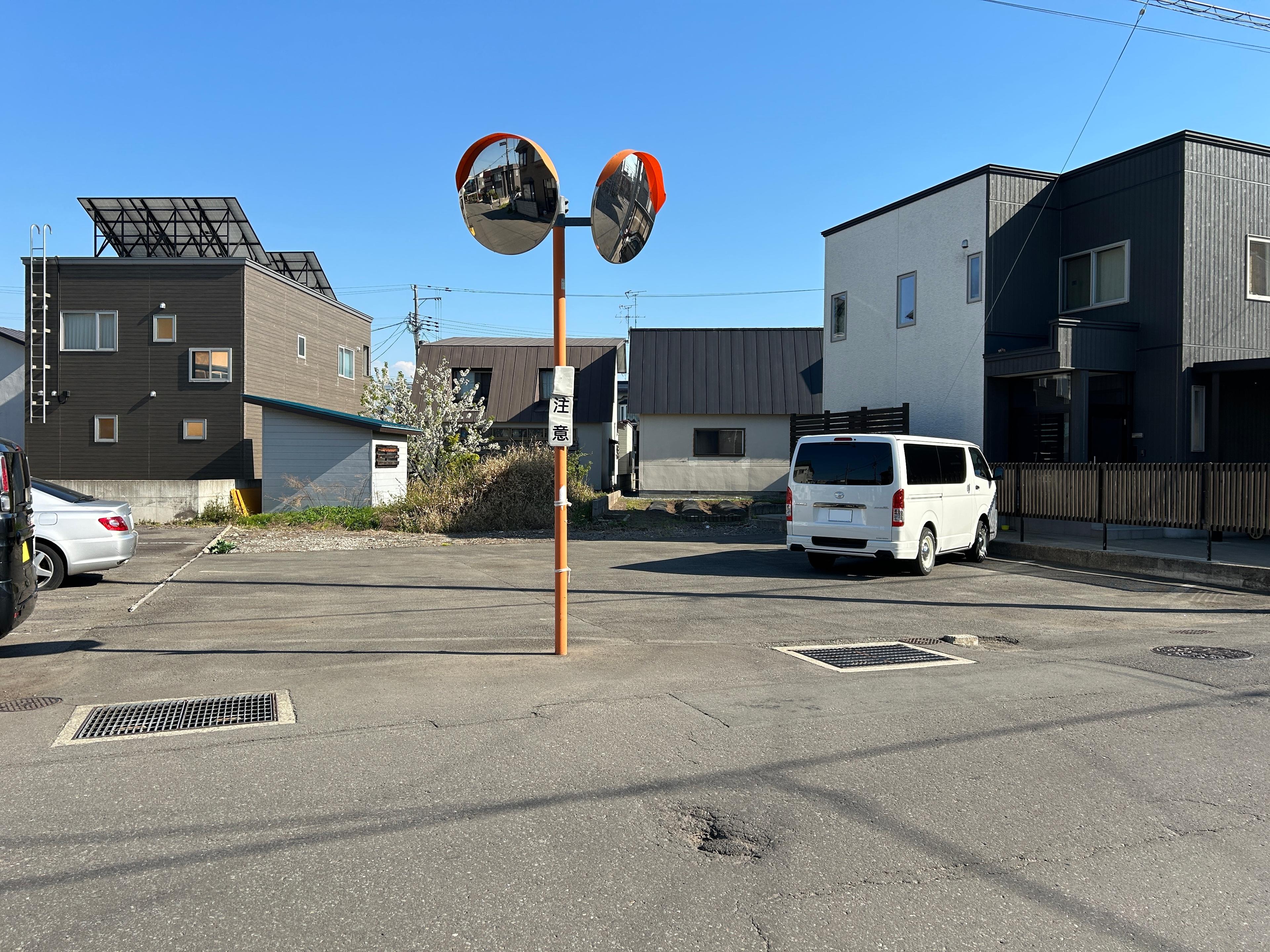 旭町１丁目津幡駐車場（第二）の外観・駐車場イメージ1枚目
