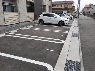 クレイノニジ(57032)の外観・駐車場イメージ1枚目