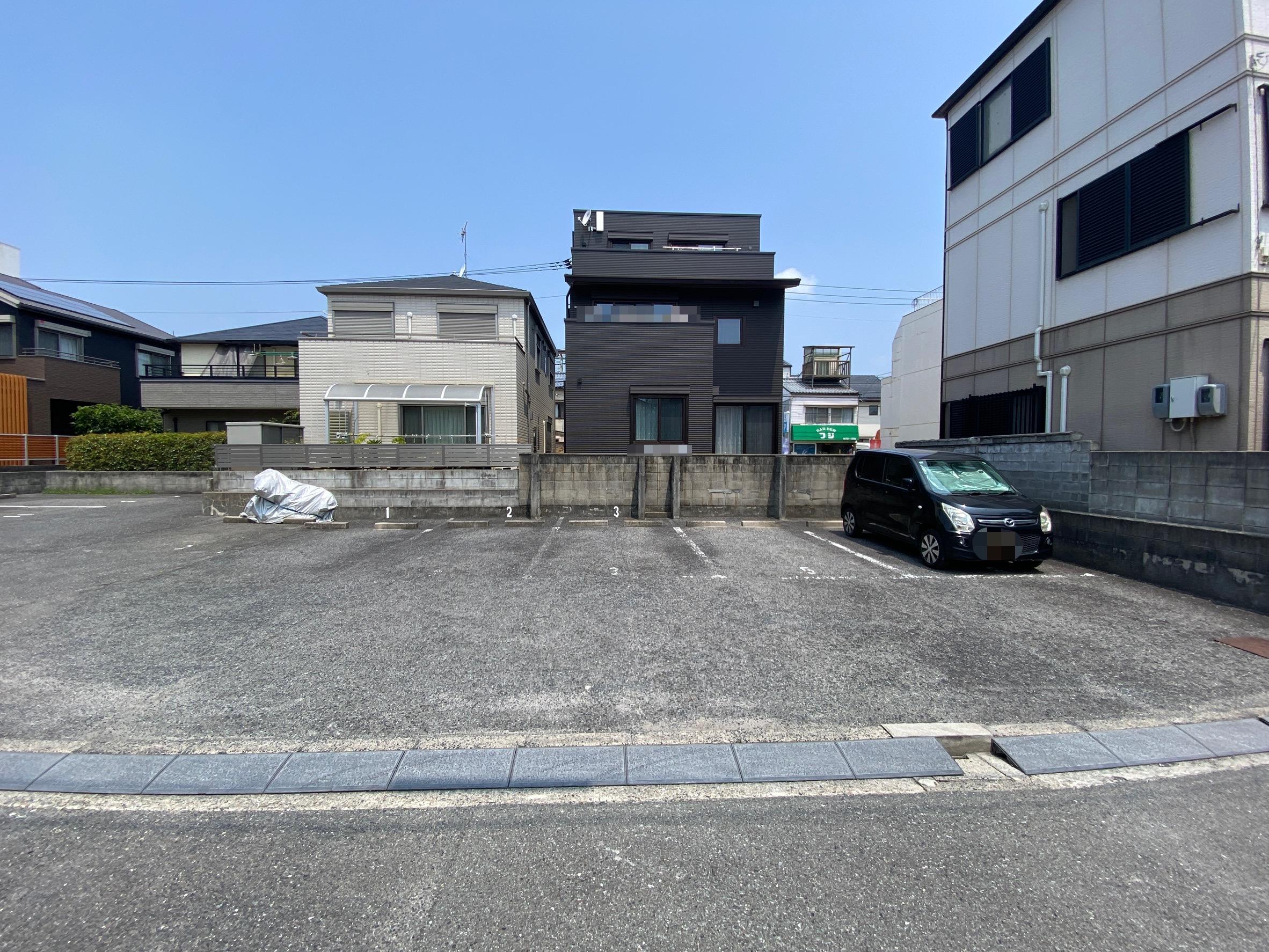 金原ガレージの外観・駐車場イメージ2枚目