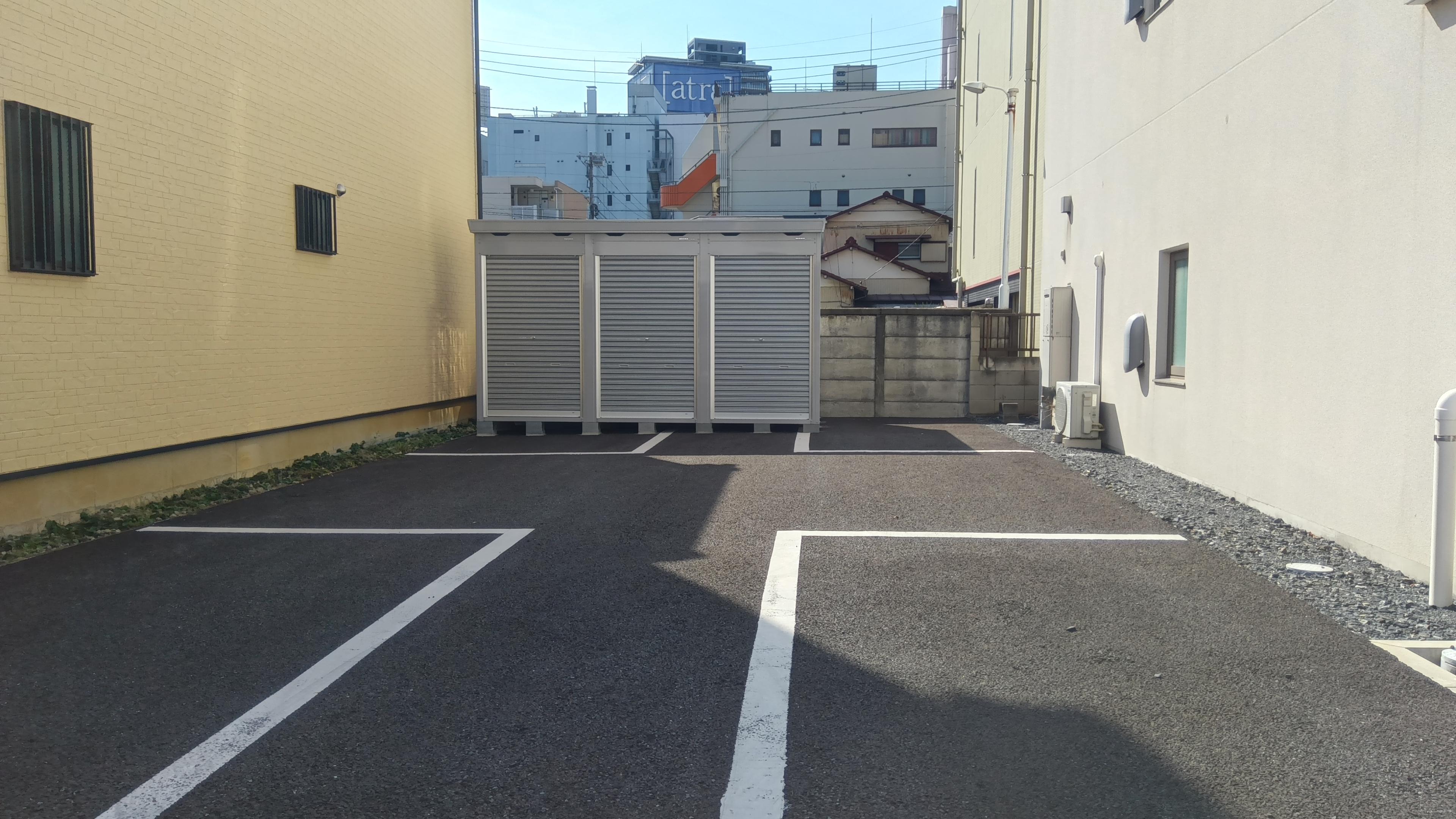菅原町バイクガレージの外観・駐車場イメージ1枚目