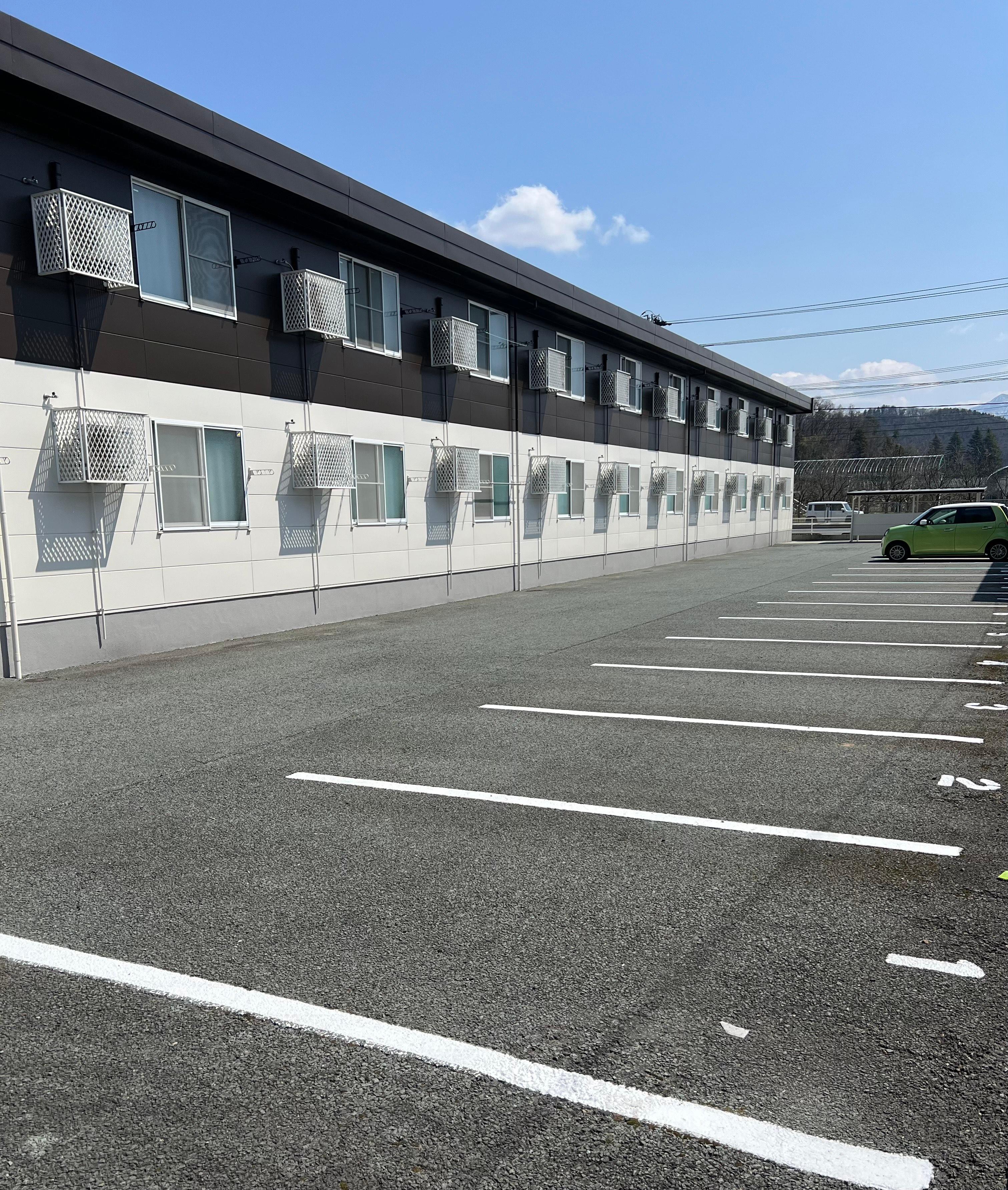 クレール(21423)の外観・駐車場イメージ1枚目