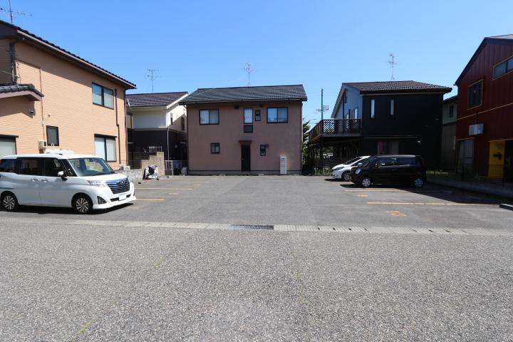 秋葉１丁目ガレージの外観・駐車場イメージ1枚目