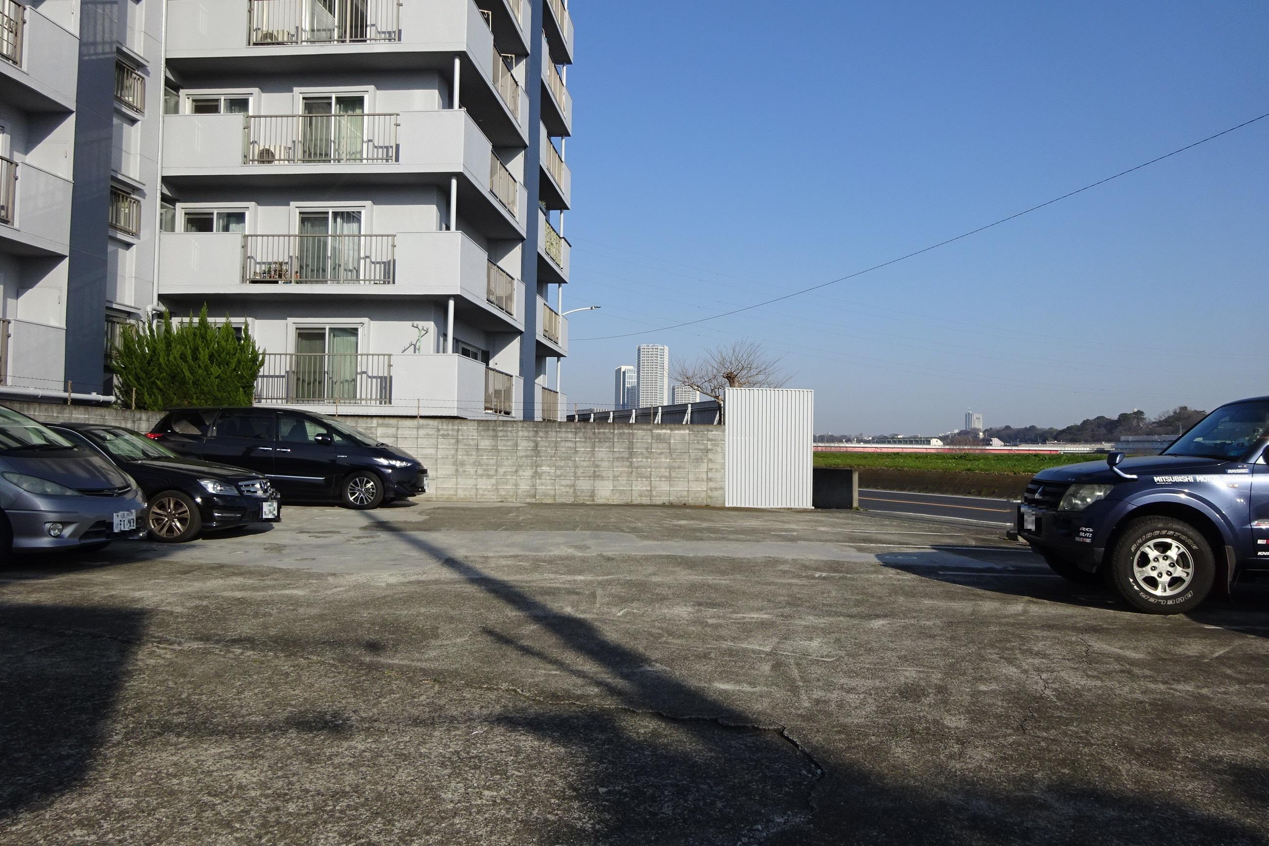 ムカサパーキングの外観・駐車場イメージ2枚目