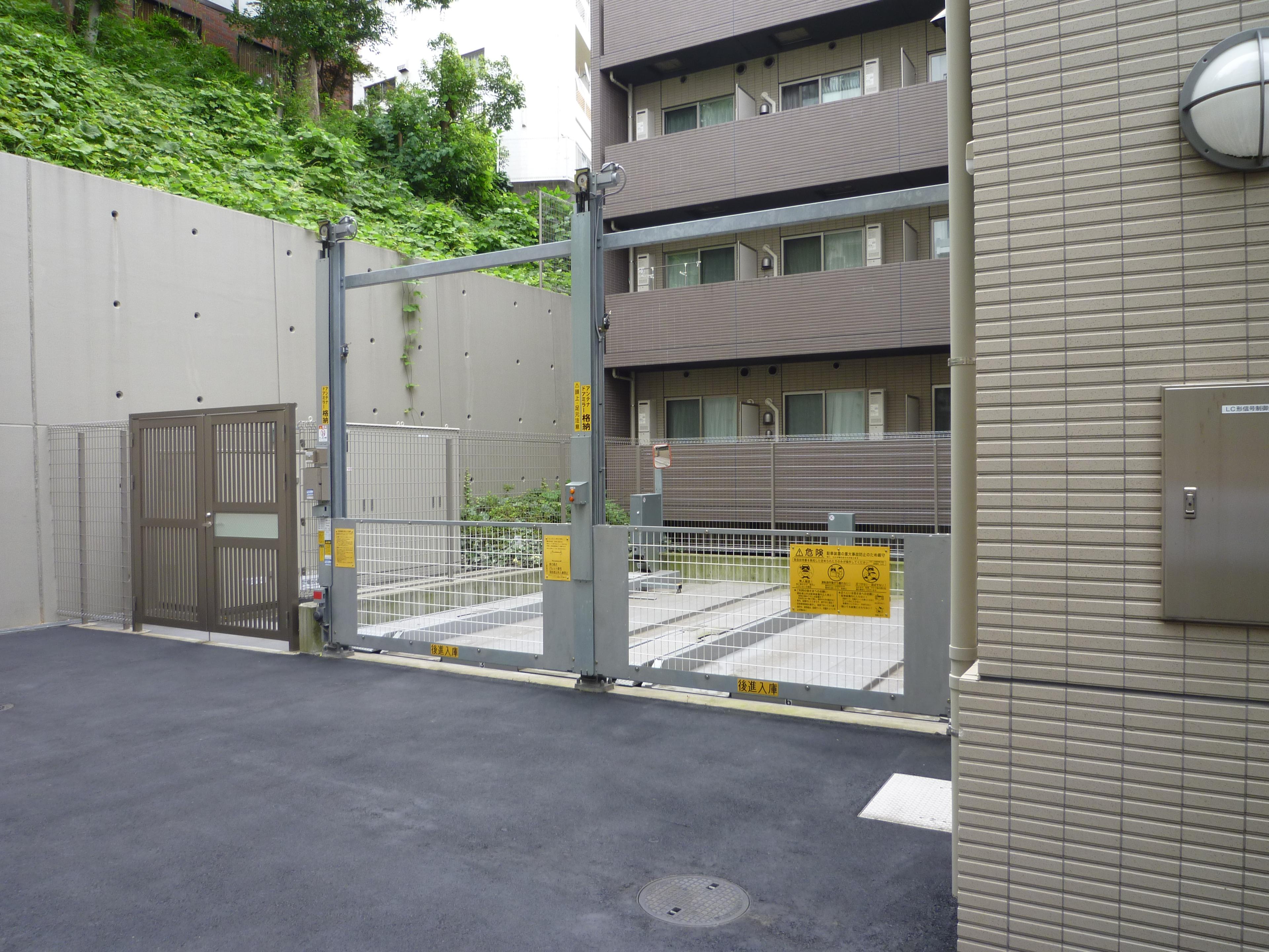 ｺﾝｼｪﾘｱ目黒THE RESIDENCE駐車場の外観・駐車場イメージ2枚目