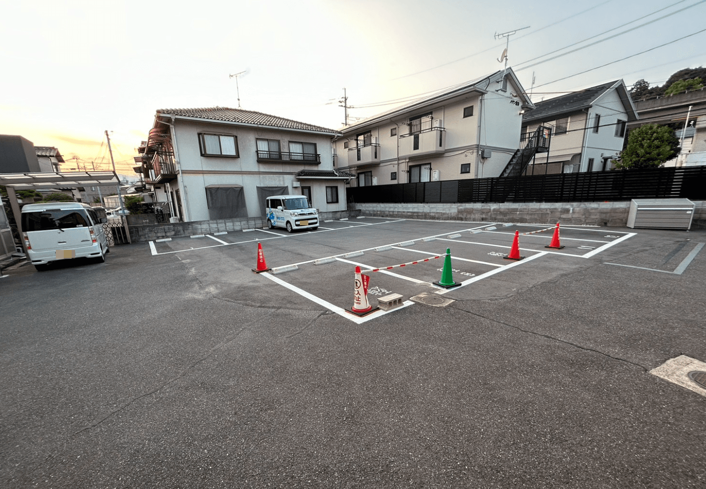 MONERIガレージの外観・駐車場イメージ2枚目