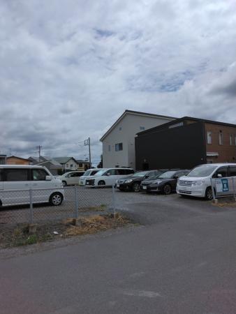 岡本駐車場の外観・駐車場イメージ2枚目