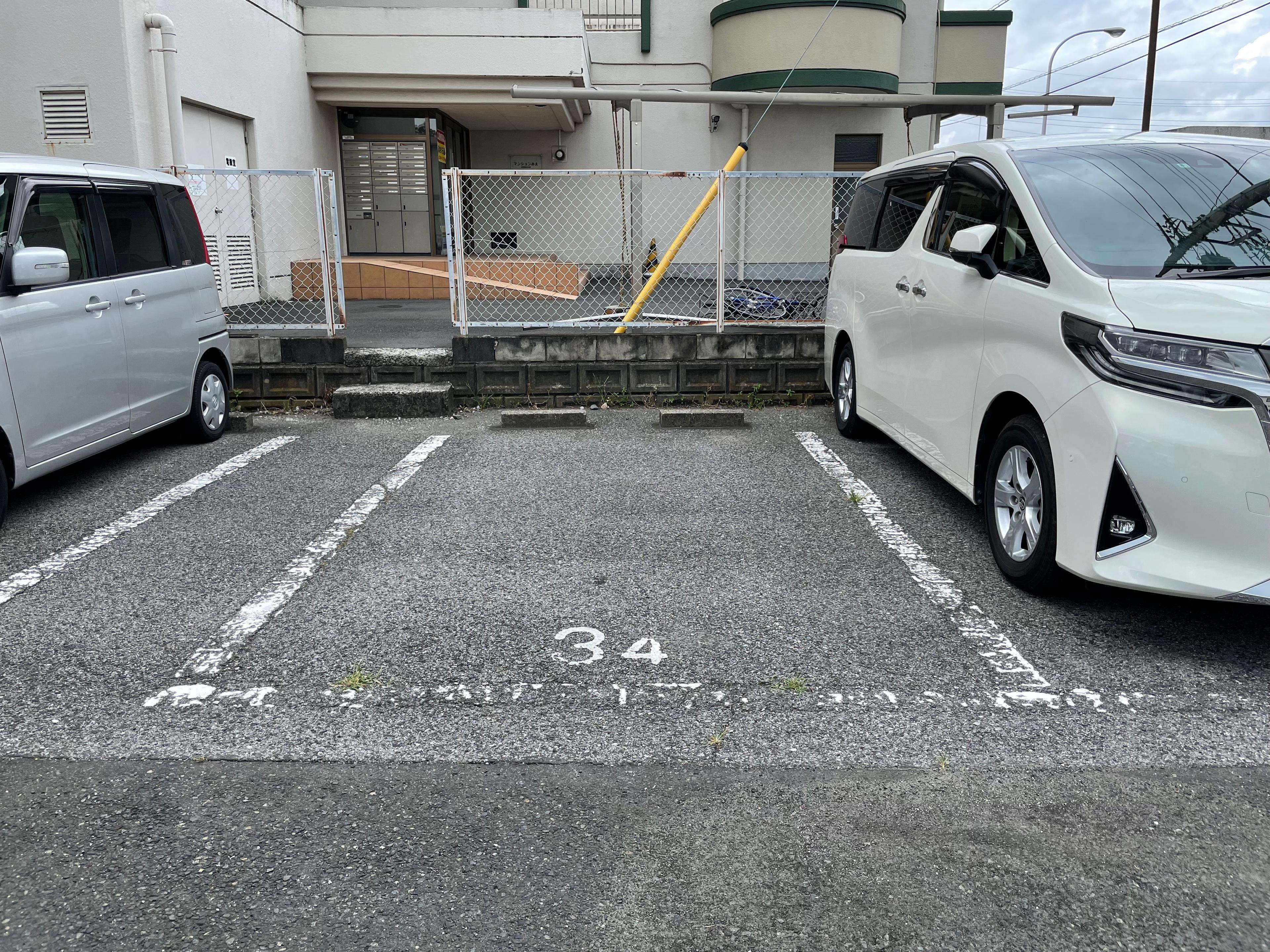 穴原パーキングの外観・駐車場イメージ3枚目