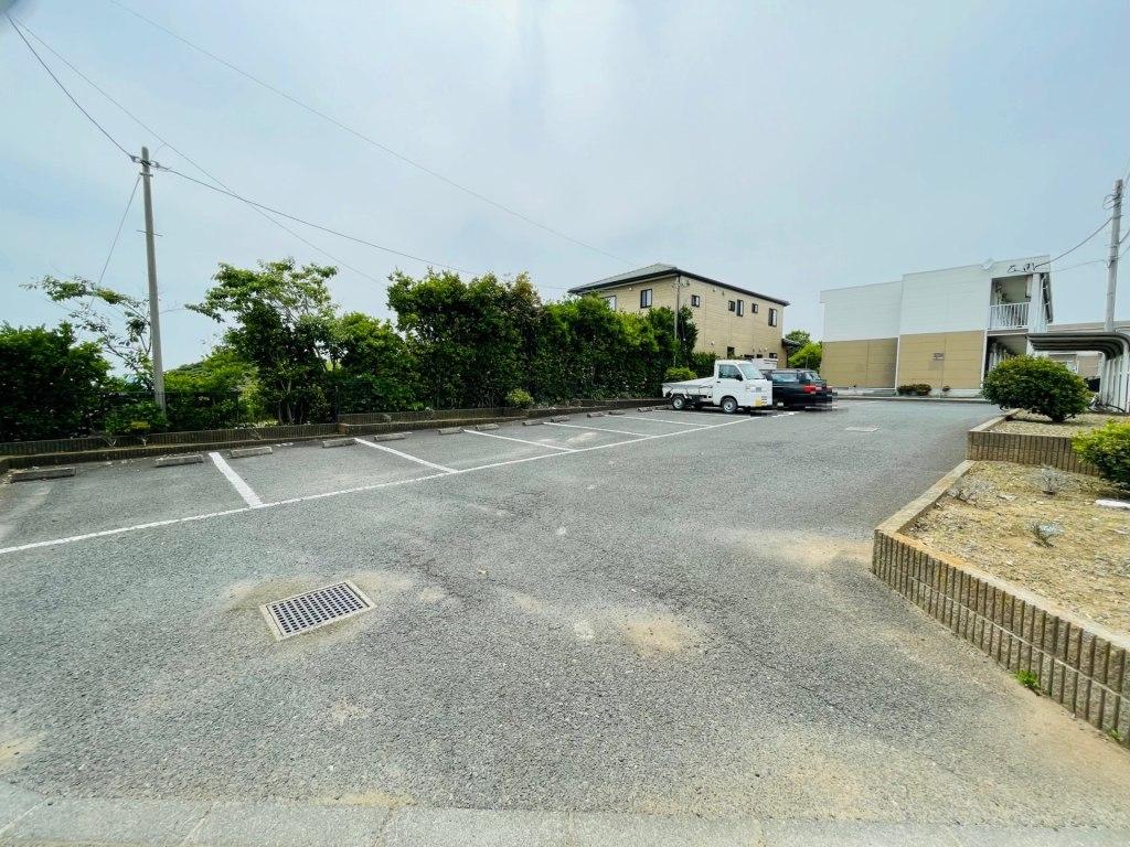 海誠(18046)の外観・駐車場イメージ1枚目