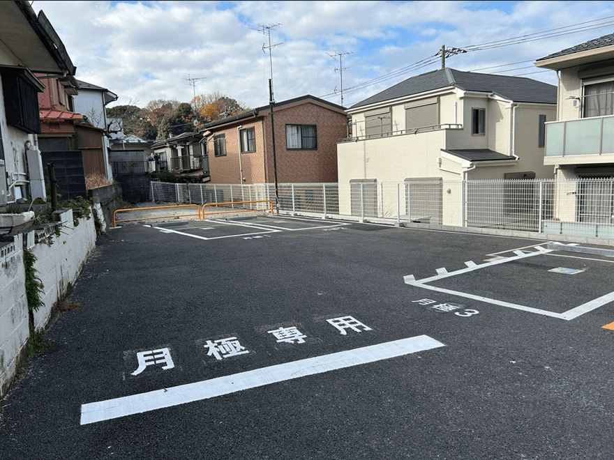 横浜白幡西町の外観・駐車場イメージ1枚目