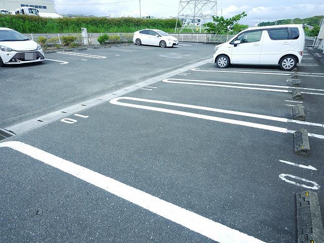 シャルマン横田駐車場の外観・駐車場イメージ1枚目