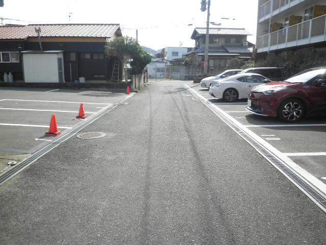 東の2駐車場の外観・駐車場イメージ3枚目