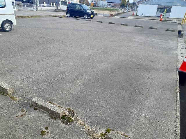 坂井東５駐車場の外観・駐車場イメージ3枚目