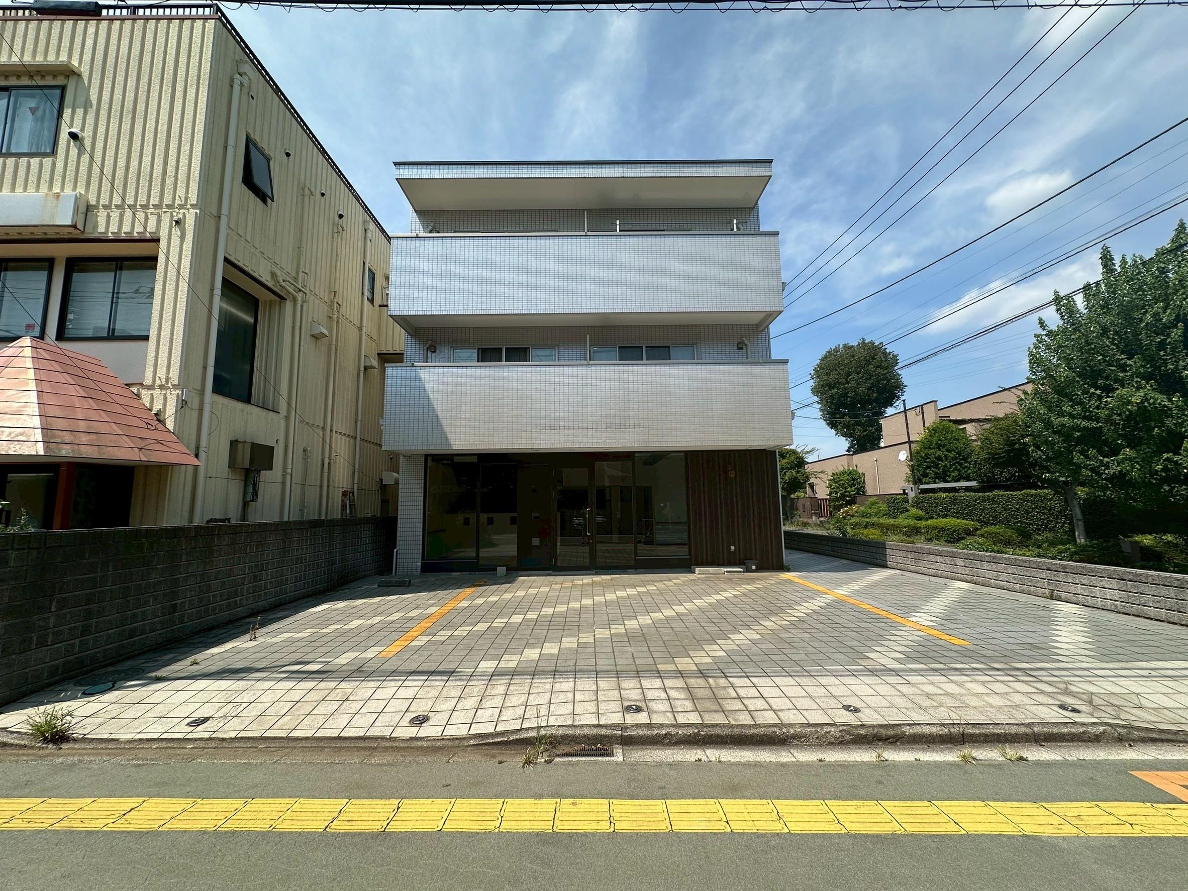 ワンズ大宮公園レジデンスの外観・駐車場イメージ1枚目