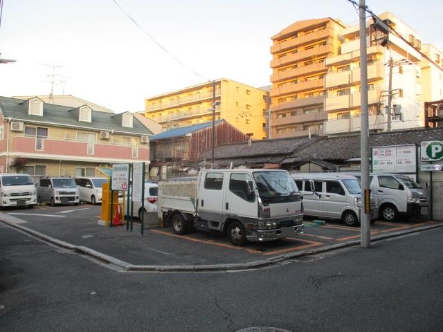 吉祥院定成町の外観・駐車場イメージ1枚目