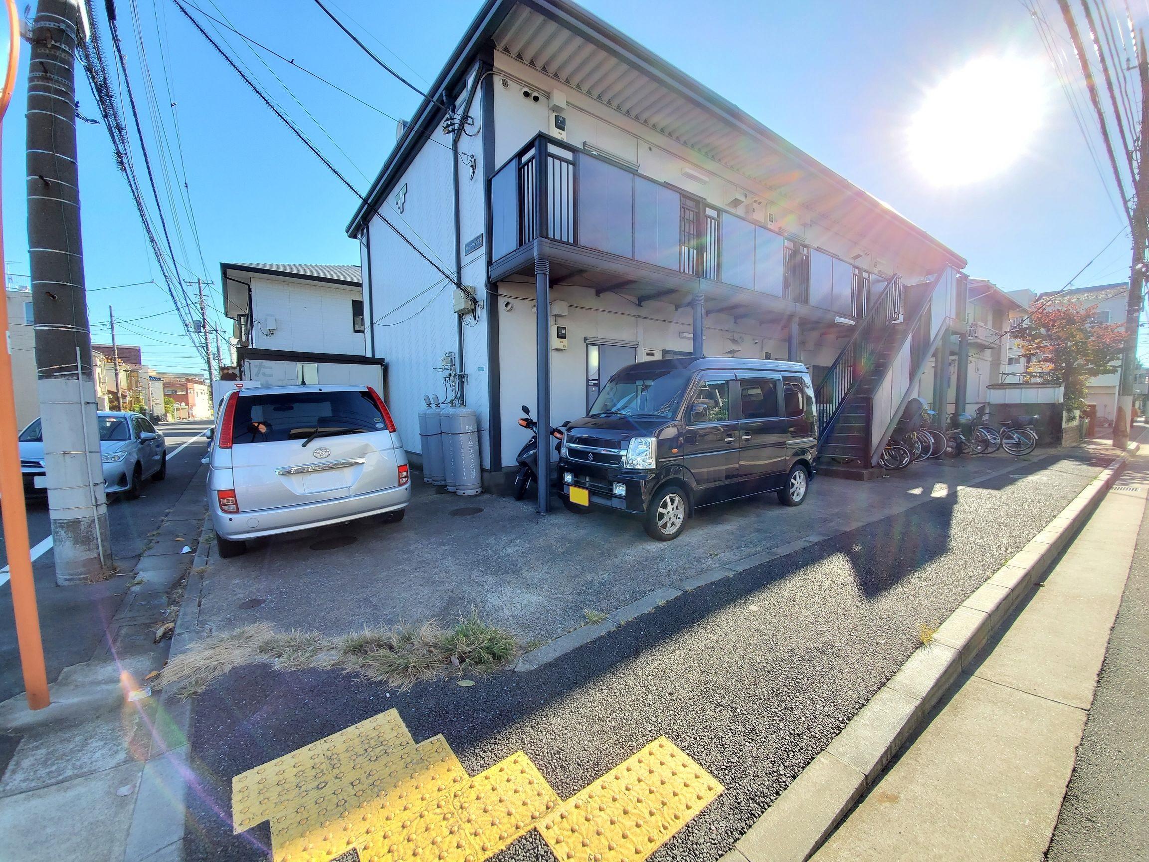 ﾒﾙｼｰﾔﾏｻﾞｷⅡ駐車場の外観・駐車場イメージ1枚目